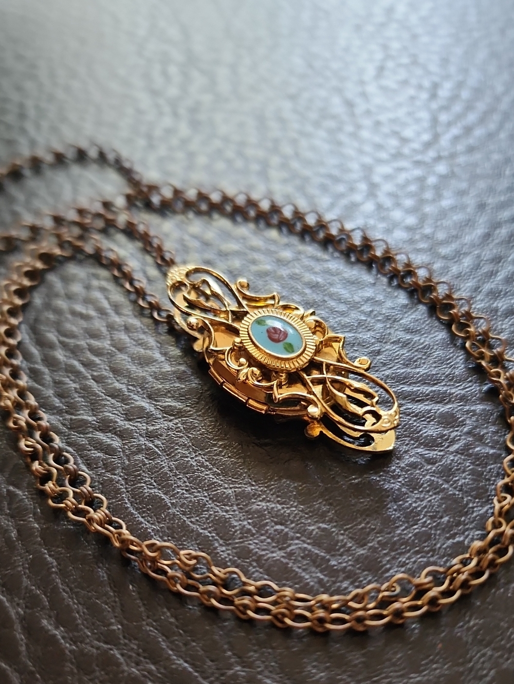 VTG 1928 Gold-Tone Victorian Locket Necklace with Green and Red Enamel Accent